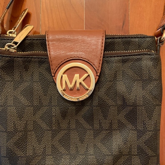 Michael Kors Crossbody - Picture 2 of 7
